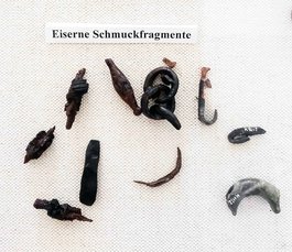 Keltische Schmuckfunde aus dem Holzhäuser Oberwald "Kleine Wiege"; ausgestellt im Museum Hohe Schule, Herborn