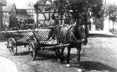 06-Pferdefuhrwerk_auf_der_Kreuzgasse