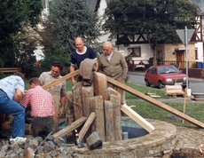 Brunnenbau: v. li. Horst Birlenbach, Karl Kreutzer, Reinhold Droß, Karl Rupp