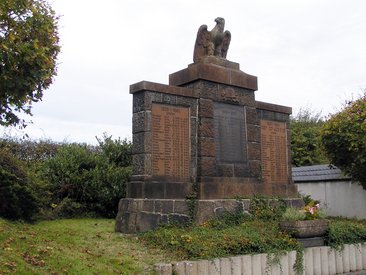 Denkmal auf dem Holzhäuser Friedhof für die gefallenen des Ersten Weltkrieges