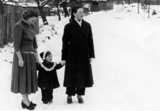 v. li.: Edeltraud Schirmer (geb. Schweitzer), Gabi Schirmer, Gerlinde Gelzenleuchter 