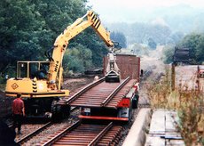 Abbau der Bahnstrecke zwischen Bahnhof und Kreisstraße (1990)