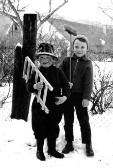 Kinder an Fasching: Ernst-Armin Jung (li.) und Jürgen Haas