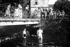 04-Kuhwaesche_bei_Baeckersch_Bruecke