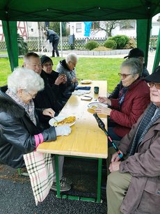 Besucherinnen und Besucher des Nikolausmarktes 2018