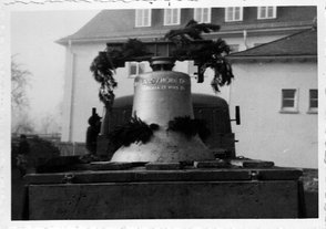 Die neue Kirchenglocke - Holzhausen 1952