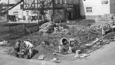 Bauarbeiten auf der Kreuzgass in den 1950er-Jahren