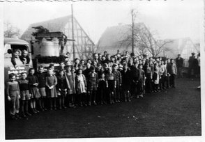 Eintreffen der Glocke - Holzhausen 1951