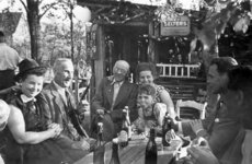 02-Im_Biergarten_vom_Heinrich_Wolf