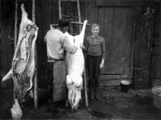 Schlachten bei Leidolfs, v. li.: ?, Ottmar Leidolf