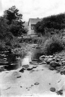 Bachlauf re. hi. Betzersch Haus
