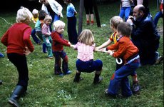 Die kleinsten beim Tauziehen