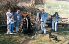 Nach Arbeitseinsatz am Wasserrad am ursprünglichen Standort