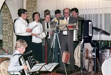 Fröhliche Musikantenrunde beim Poste Erich