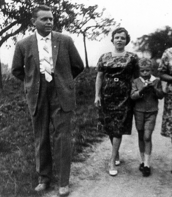 Heinrich u. Erna Schaus mit Sohn Hans-Joachim